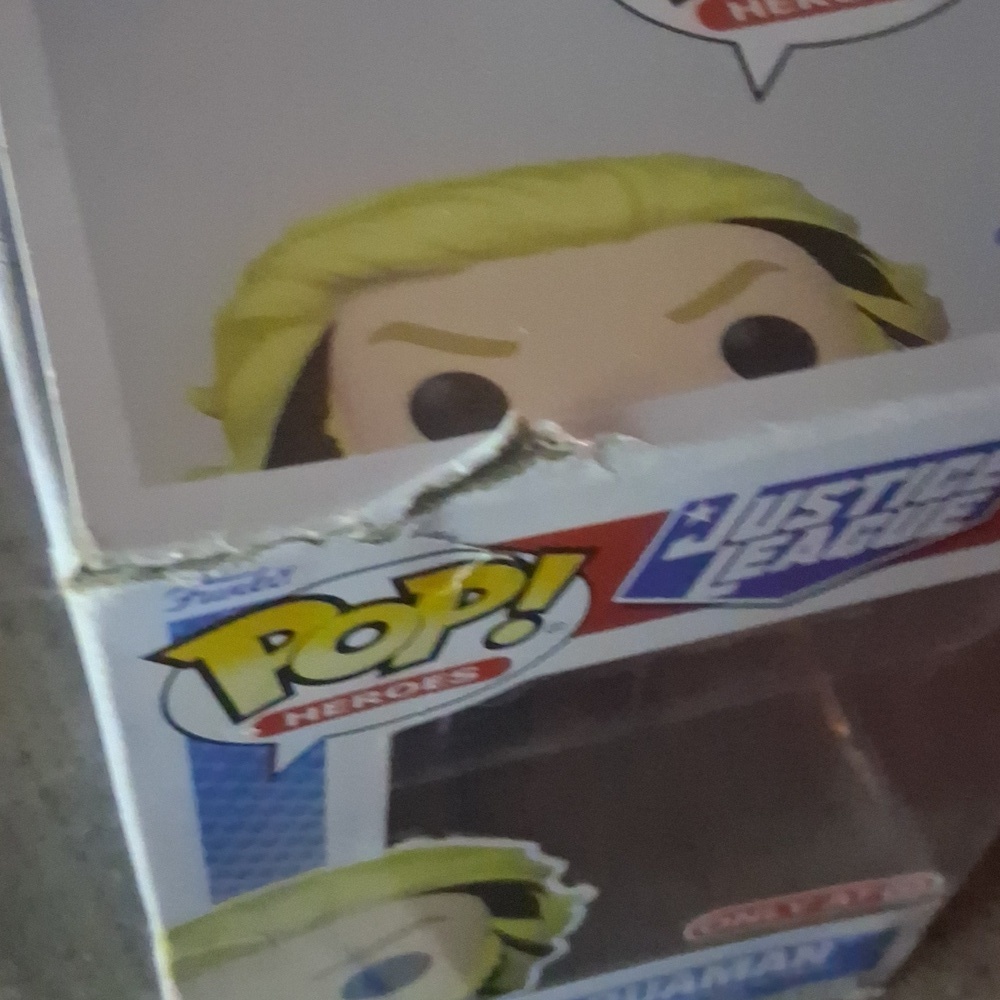Funko Pop! Heroes Aquaman #464 Target Exclusive - Justice League (Damaged Box) - Picture 5 of 9